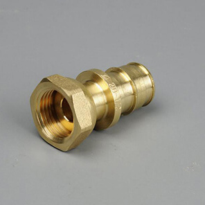 Reducing coupling with swivel nut